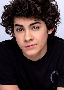 Emjay Anthony
as Dylan Campbell