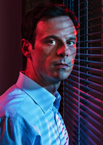 Scoot McNairy
as Gordon Clark