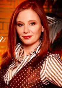 Alison Whyte
as Lauren