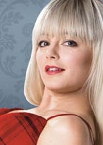 Bojana Novakovic
as Tippi