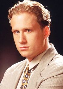 Reed Diamond
as Detective Mike Kellerman
