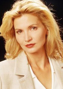 Isabella Hofmann
as Detective Megan Russert