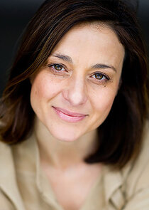 Daniela Farinacci
as Chief Kirsten Leigh