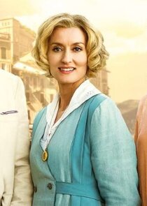 Natascha McElhone
as Bella Ainsworth