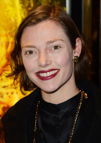 Camilla Rutherford
as Amelia Jackson