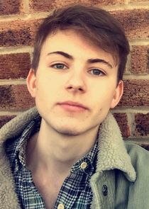 Oscar Lloyd
as Jonathan Bertram