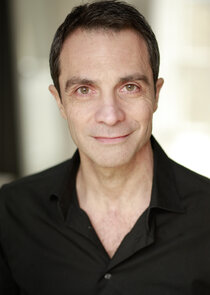 Pasquale Esposito
as Vincenzo Danioni