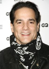Yul Vazquez
as Nestor Cabal
