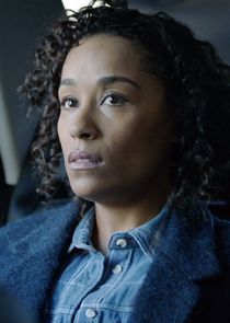 Lorraine Burroughs
as Simone Hicks