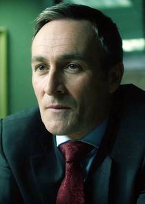 Derek Riddell
as DCS Roland Bell