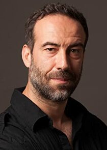 Laurenţiu Bănescu
as Mircea Voinea