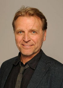 David Rasche
as Karl Muller