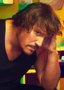 Sergio Peris-Mencheta
as Gustavo 