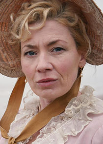 Kate Ashfield
as Mary Parker