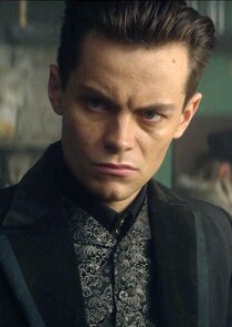 Freddy Carter
as Kaz Brekker