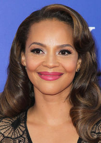 Carmen Ejogo
as Lorna Gibbons
