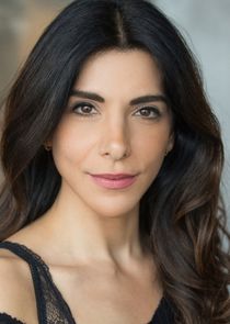 Hayat Kamille
as Maryam Abas