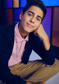 Alkaio Thiele
as Roman Russo