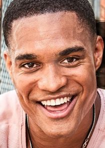 Marcus Emanuel Mitchell
as Dondre Hall