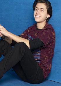 Isaak Presley
as Ethan Diaz