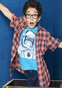 Nicolas Bechtel
as Lewie Diaz