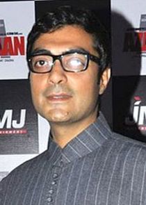 Alyy Khan
as Qasim Ali