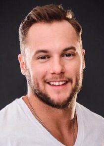 Dennis Andres
as Travis Reed