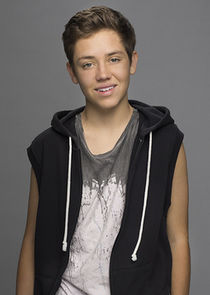 Ethan Cutkosky
as Carl Gallagher