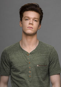 Cameron Monaghan
as Ian Gallagher