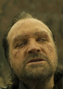 David Hewlett
as Lieutenant Commander Tormada
