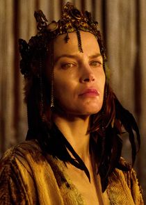 Sylvia Hoeks
as Queen Sibeth Kane