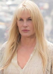 Daryl Hannah
as Angelica 