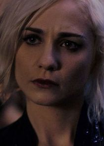 Tuppence Middleton
as Riley Blue