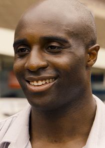 Toby Onwumere
as Capheus 