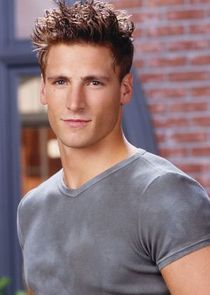 Andrew Walker
as Cole Harper