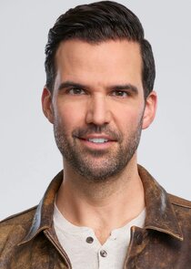 Benjamin Ayres
as Grant Byers