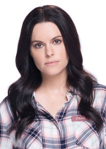 Emily Hampshire
as Stevie Budd