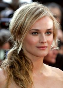 Diane Kruger
as Joyce Holt