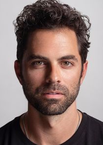 Gerardo Celasco
as Miles Bresson