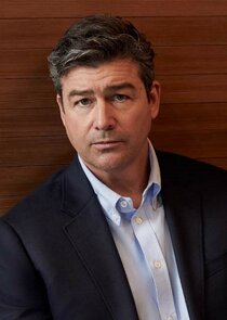 Kyle Chandler
as Bill Gurley