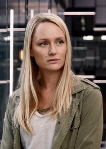Kerry Bishé
as Austin Geidt