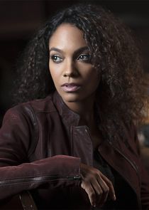 Lyndie Greenwood
as Jennifer 