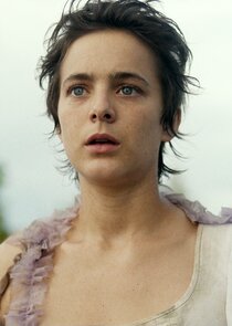 Philippine Velge
as Alexandra