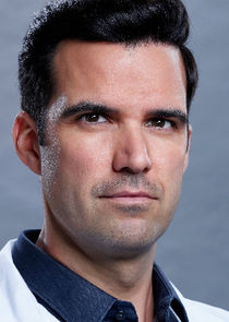 Benjamin Ayres
as Dr. Zachary 