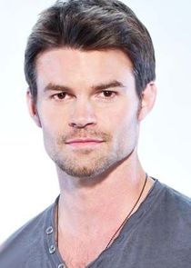 Daniel Gillies
as Dr. Joel Goran