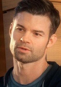 Daniel Gillies
as Mark Monroe