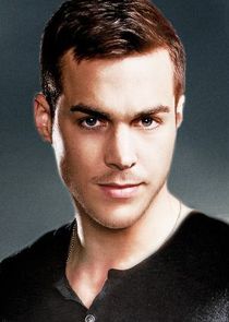 Chris Wood
as Mon-El