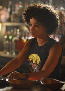 Alisha Wainwright
as Maia Roberts