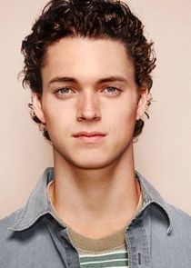 Connor Buckley
as Frankie Dunlevy