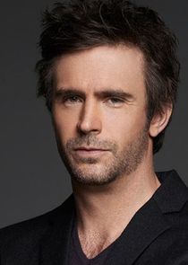 Jack Davenport
as Derek Wills